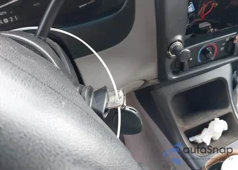 1997 Mercury Mountaineer из США, поврежденный, VIN 4M2DU55P3VUJ32219